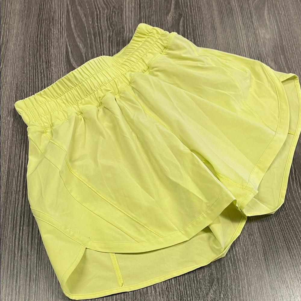New without tag Lululemon yellow green tracker shorts 4